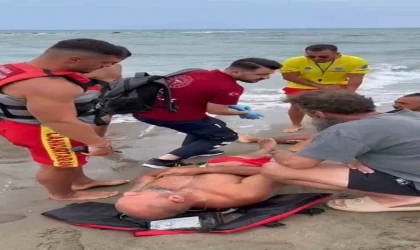 Boğulma vakasına giden cankurtaran kontrolündeki jet ski takla attı: 2 cankurtaran yaralandı