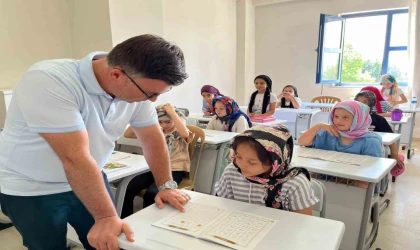 Çocuklar yaz tatilini gençlik merkezlerinde dolu dolu geçiriyor