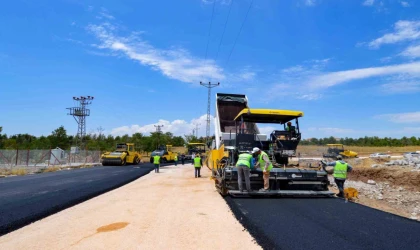 Diyarbakır’da Teknokent İmar Yolu asfaltlanıyor