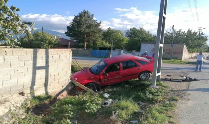 Erzincan’da trafik kazası: 2 yaralı