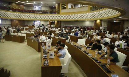 Güneş Okulu Projesi’nde gençlere sektör tanıtıldı