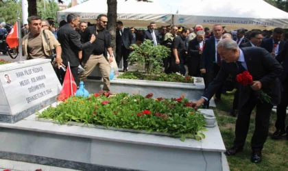 Hulusi Akar: ”O gece her Türk’ün asker doğduğunu tüm dünyaya gösterdik”