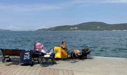 İstanbullular sıcak havada Boğaz’ın sularında serinledi