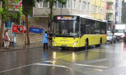 İstanbullular yağmura hazırlıksız yakalandı