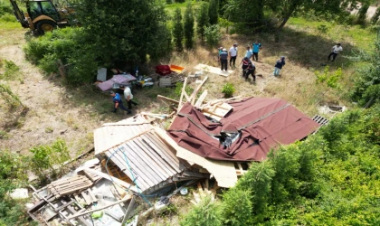 Kartepe’de kaçak bungalovlar yıkıldı