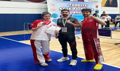 Körfezli Kick Boksçular 8 bin sporcu arasından kürsüye çıktı