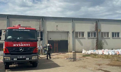 Mangal kömürü üreten fabrika az kalsın küle dönüyordu