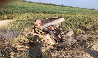 Mevsimlik işçileri taşıyan traktör devrildi : 1 ölü 4 yaralı