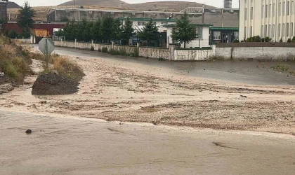 Nevşehir’de sağanak yağış sele neden oldu