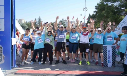 Niğde’de şehit Ömer Halisdemir anısına yarı maraton düzenlendi