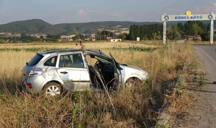 Otomobil tarlaya uçtu: 6 yaralı