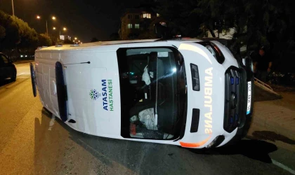 Samsun’da otomobil ile ambulans çarpıştı: 3 yaralı