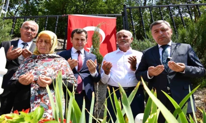 Şehit öğretmen Necmettin Yılmaz kabri başında anıldı