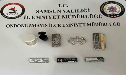 Şüpheli gençlerden uyuşturucu çıktı