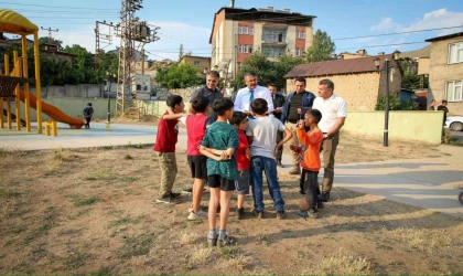 Vali Çelik’ten Yeni mahalleye halı saha müjdesi