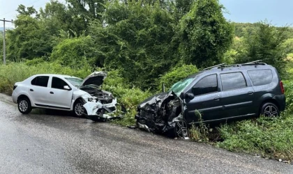 Yağışlı hava kazayı beraberinde getirdi: 6 yaralı