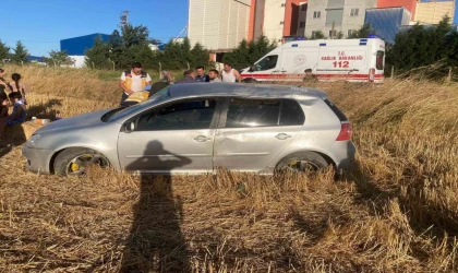 Yoldan çıkan otomobil tarlaya uçtu: 5 yaralı