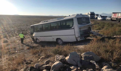 İşçi servisi ile otomobil çarpıştı: 10 yaralı