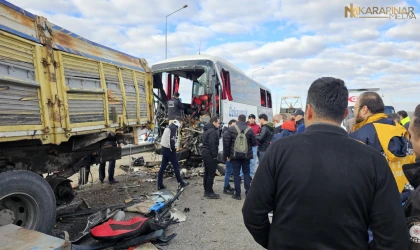 Konya'da feci kaza; Yolcu otobüsü kamyona arkadan çarptı 3 kişi öldü 33 kişi ise yaralandı!